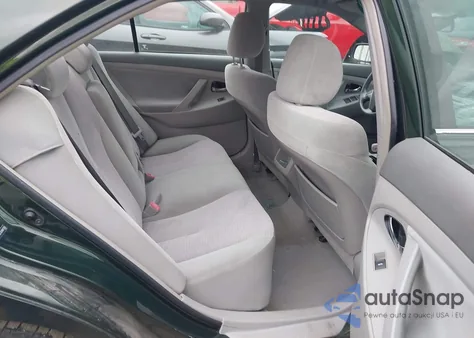 2010 Toyota Camry Le z USA, uszkodzony, nr VIN 4T4BF3EK9AR013683